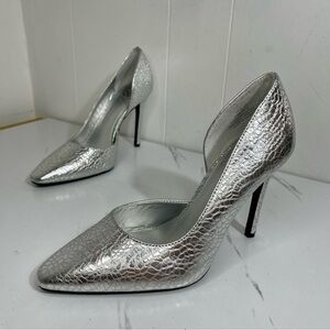 VINCE CAMUTO Silver metallic snakeskin pumps pointed toe and stiletto heel 7M